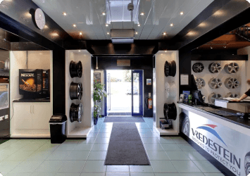 Tyremen workshop interior, Hull